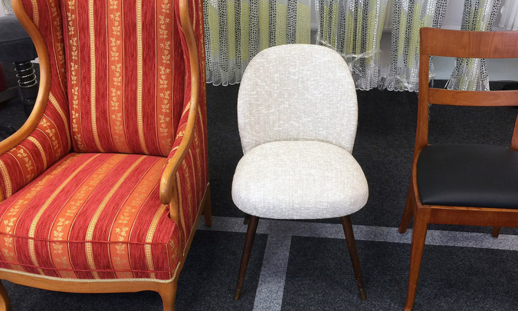 2 Stühle und ein Sessel neu gepolstert Polsterei Nürtingen Esslingen