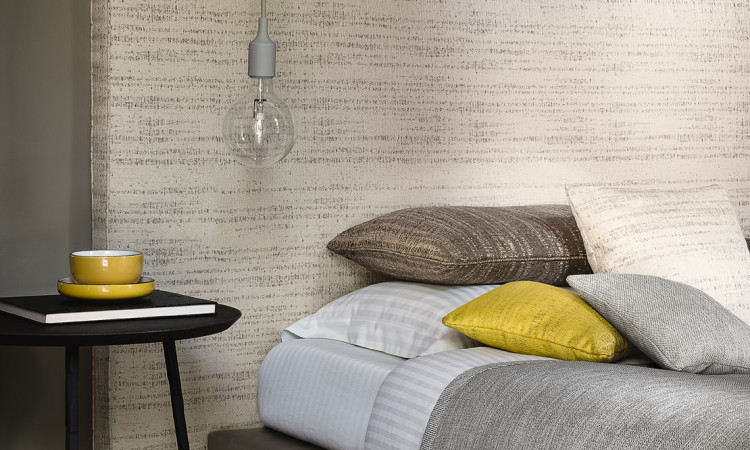 Bett mit Decken und Dekokissen Nürtingen Wohnconcept