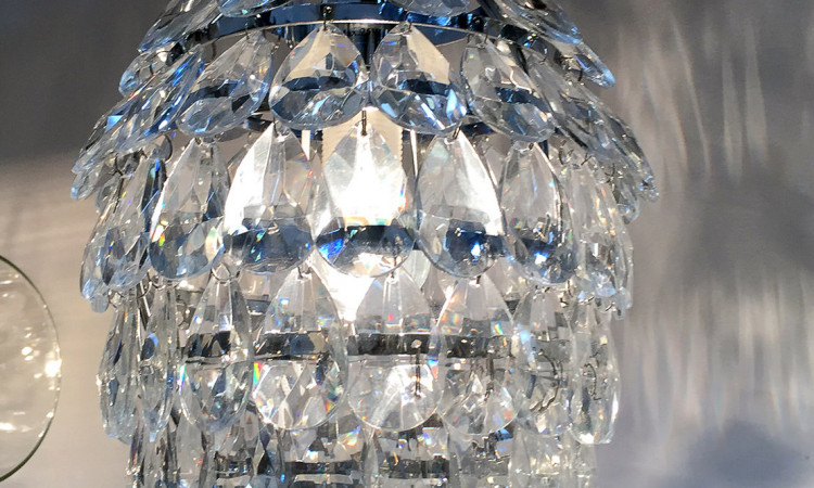 Lampenschirm aus Glas Diamanten Tropfen Bleher Nürtingen